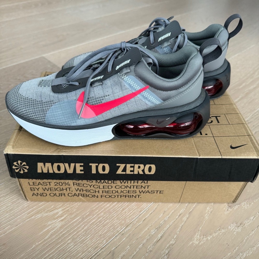 NIB/NWT Nike Air Max 2021 Grade School